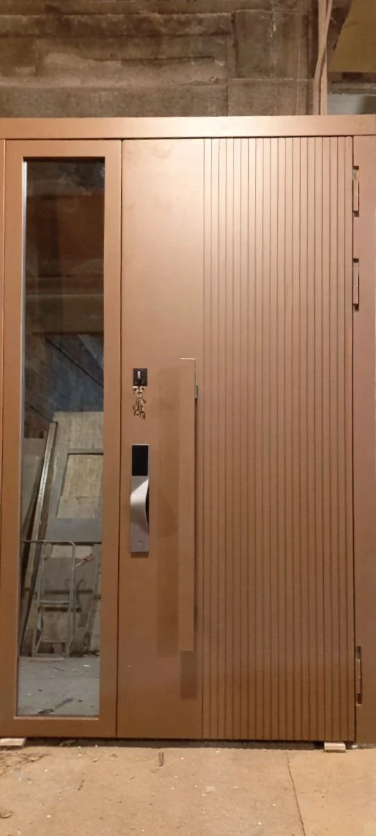 Двухстворчатая дверь с умным замком